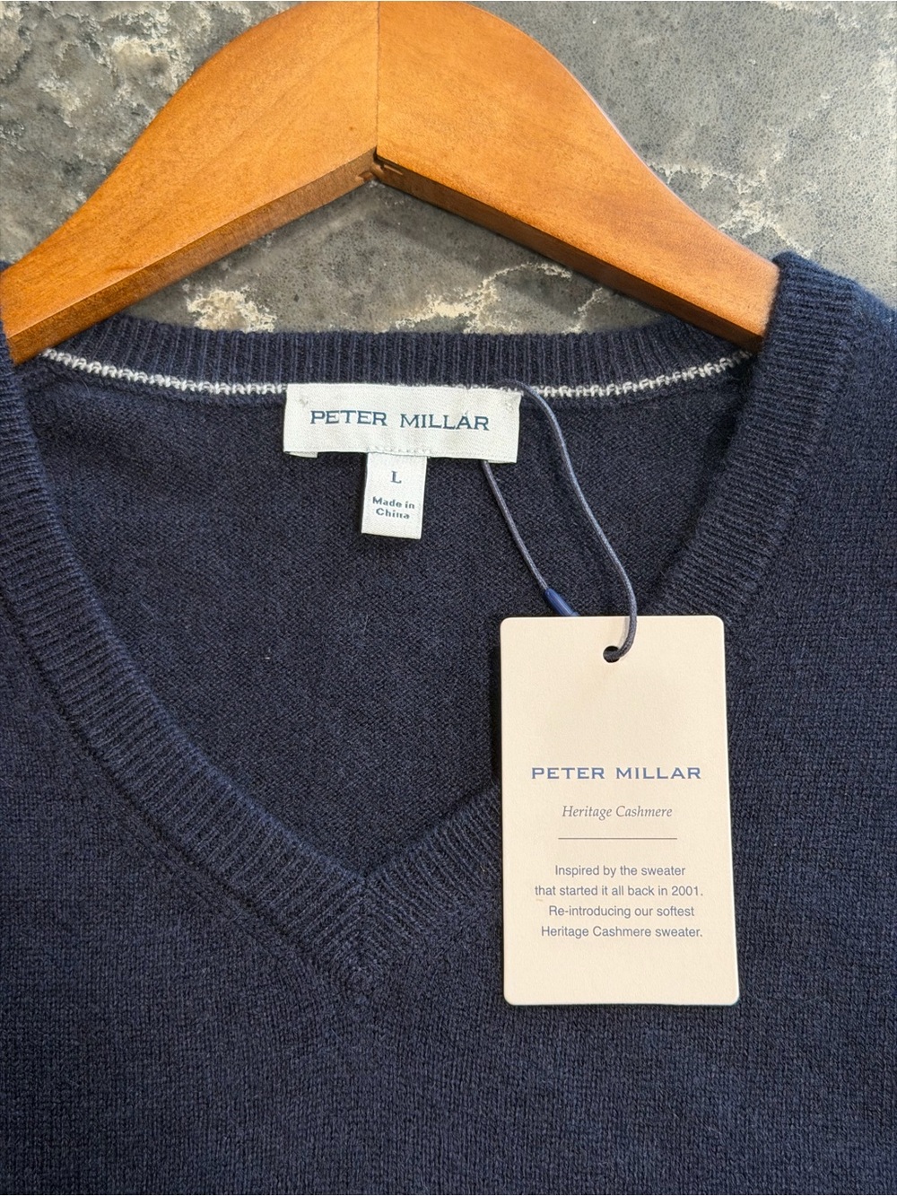 NWT Peter Millar Crown Heritage 100% Cashmere V-Neck Sweater (Large) - Picture 8 of 9